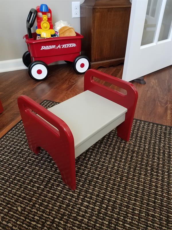 Handcrafted Wooden Kids' Step Stool – Sturdy & Colorful Toddler Bench