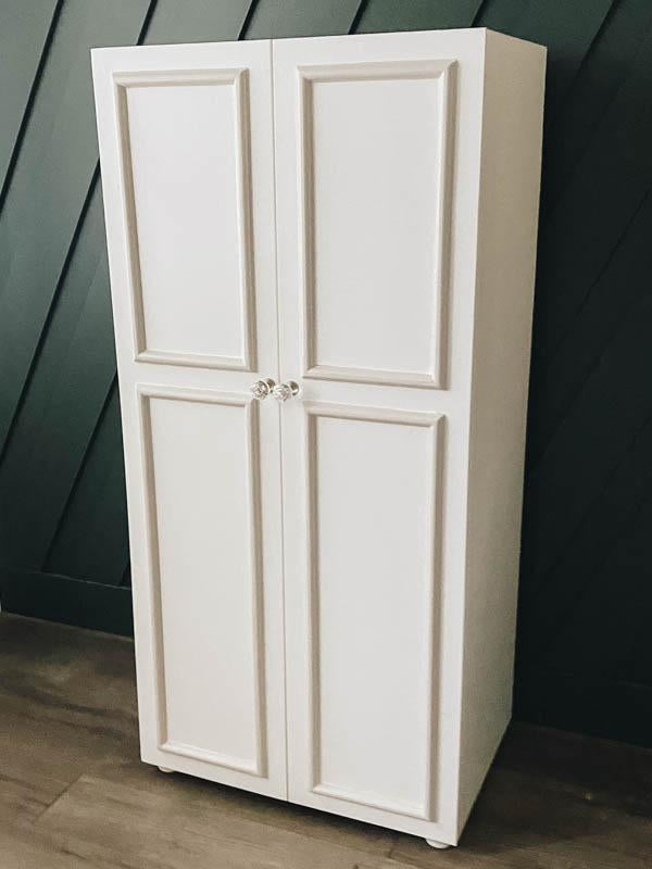 Handcrafted Custom Wooden Wardrobe – Modern Elegant Storage Solution